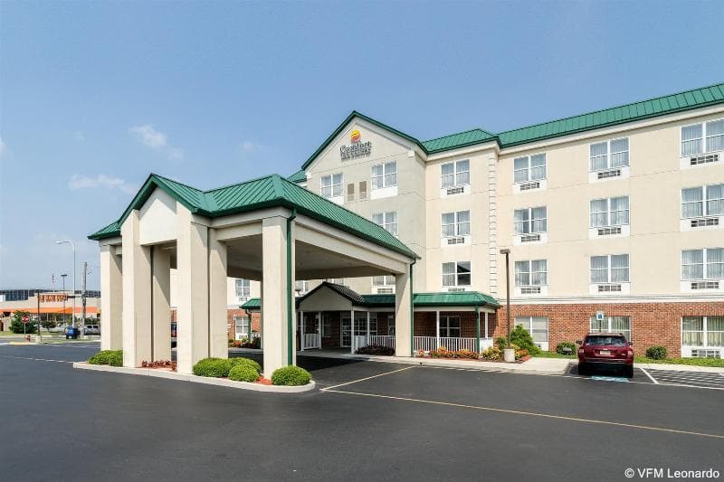 Comfort Inn & Suites 2