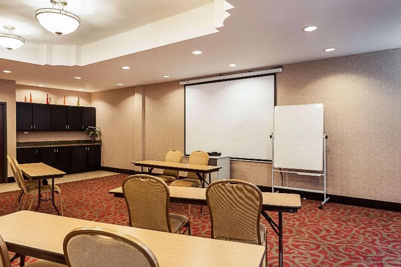 Comfort Suites 5
