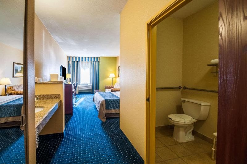 Comfort Inn & Suites 5