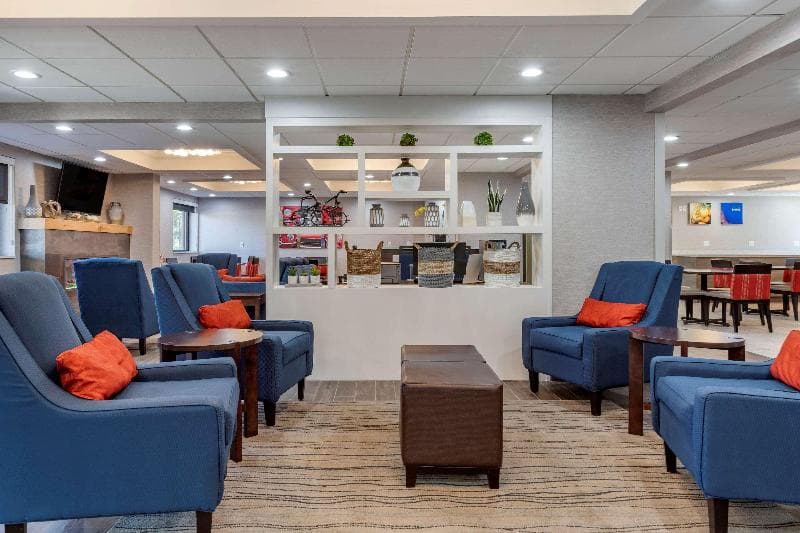 Comfort Inn Near Greenfield Village 3