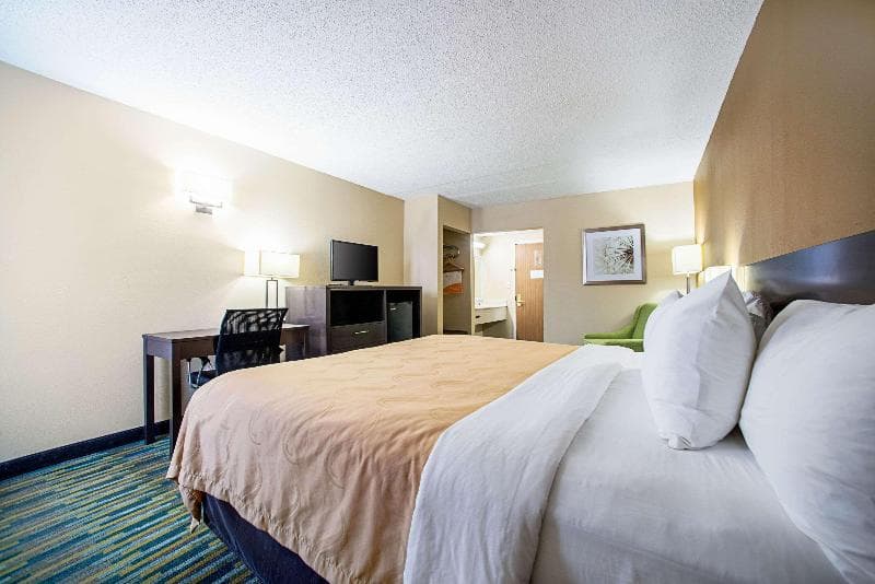 Quality Inn Near Six Flags St. Louis photo 1