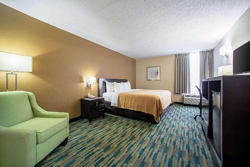 Quality Inn Near Six Flags St. Louis 3