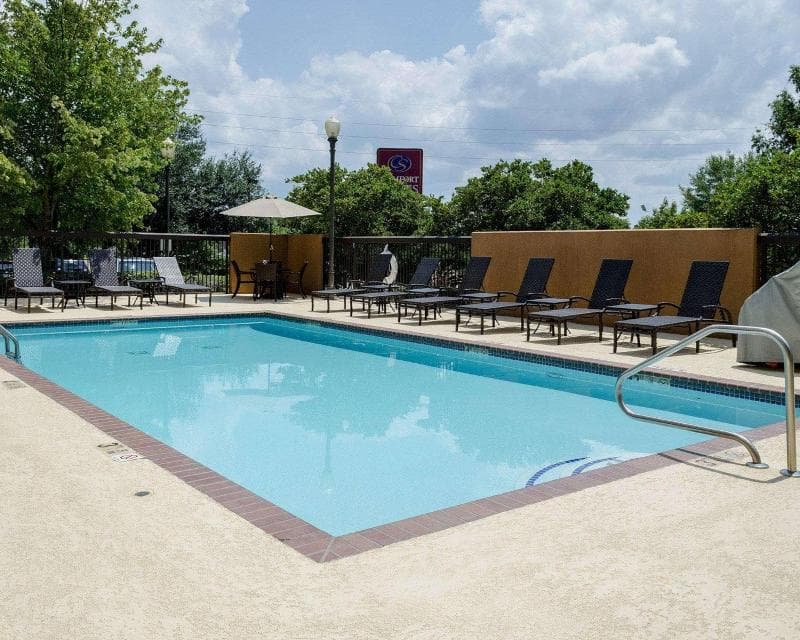 Comfort Suites Starkville 3