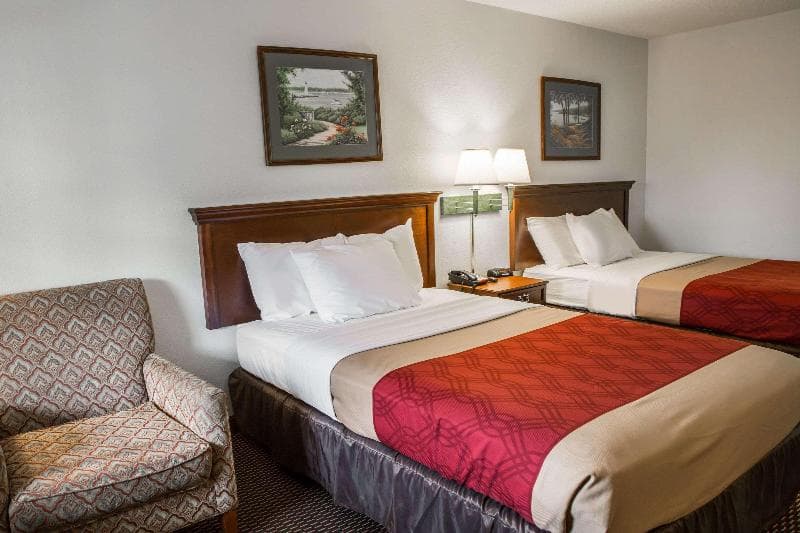 Econo Lodge Crystal Coast 2
