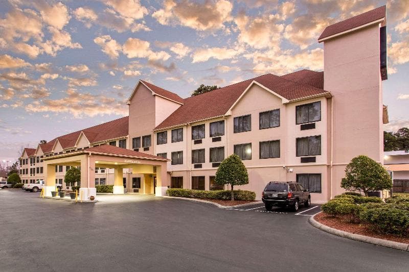 Comfort Suites Wilmington photo 1