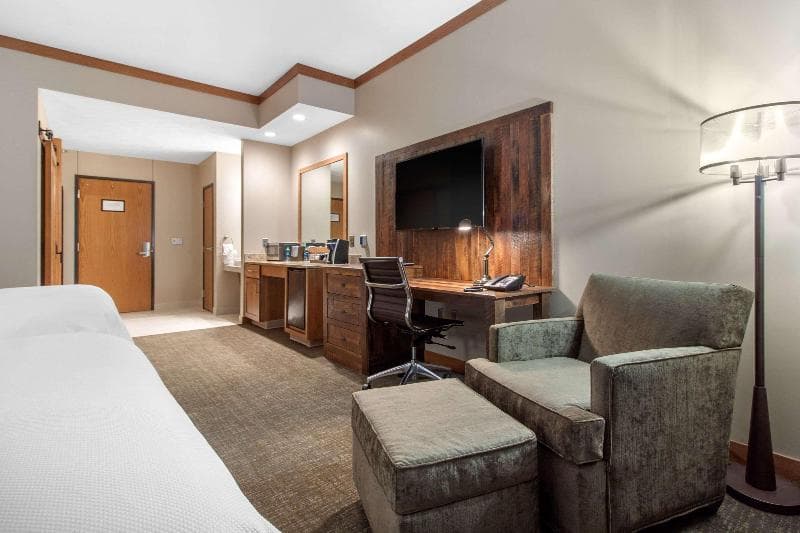 Norfolk Lodge & Suites, An Ascend Collection Hotel photo 1