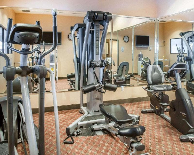 Comfort Inn & Suites photo 1