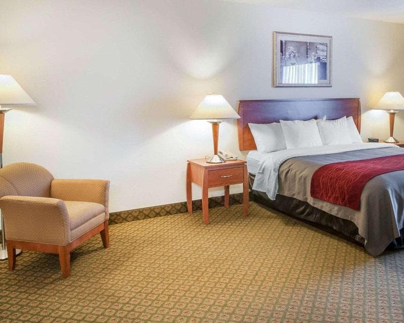 Comfort Inn & Suites 2