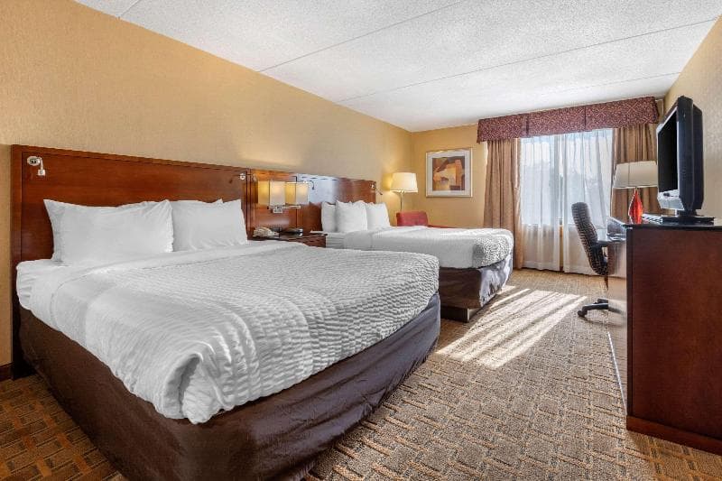 Clarion Hotel Marina & Conference Center photo 1