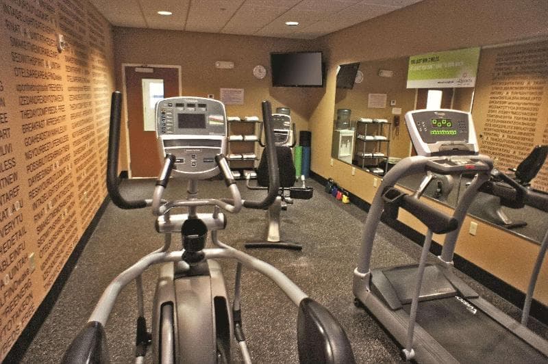 La Quinta Inn & Suites by Wyndham Edmond photo 1