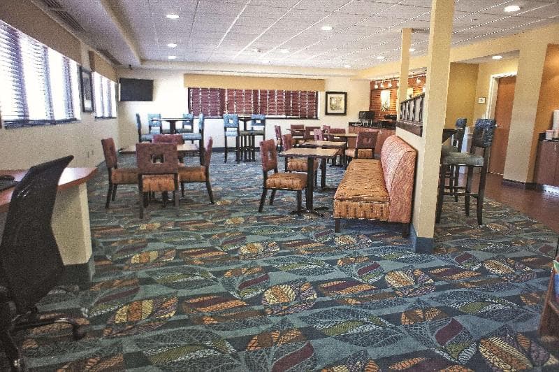 La Quinta Inn & Suites by Wyndham Edmond 2