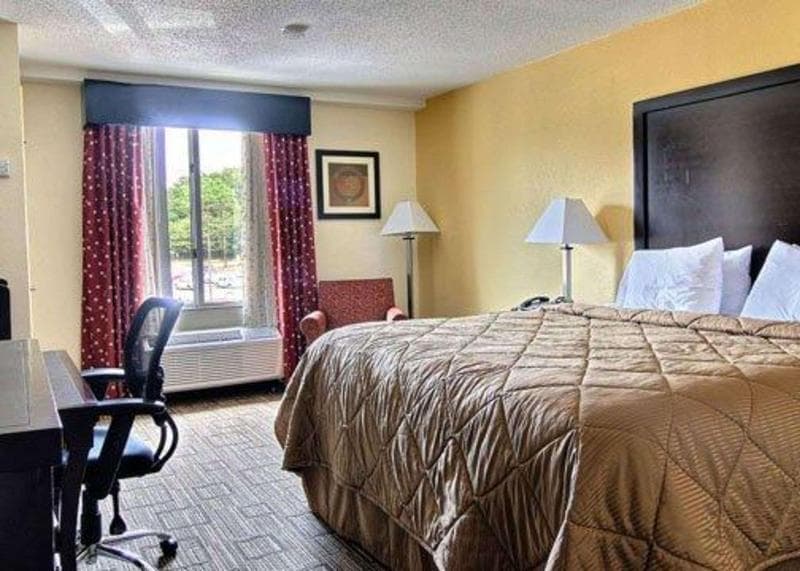 Quality Inn & Suites photo 1