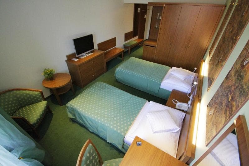 Max Inn 4