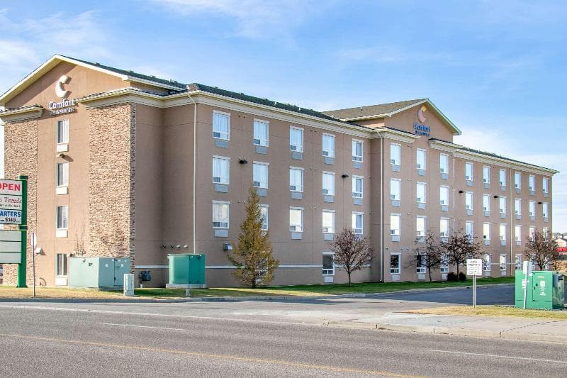 Comfort Inn & Suites Airdrie 2