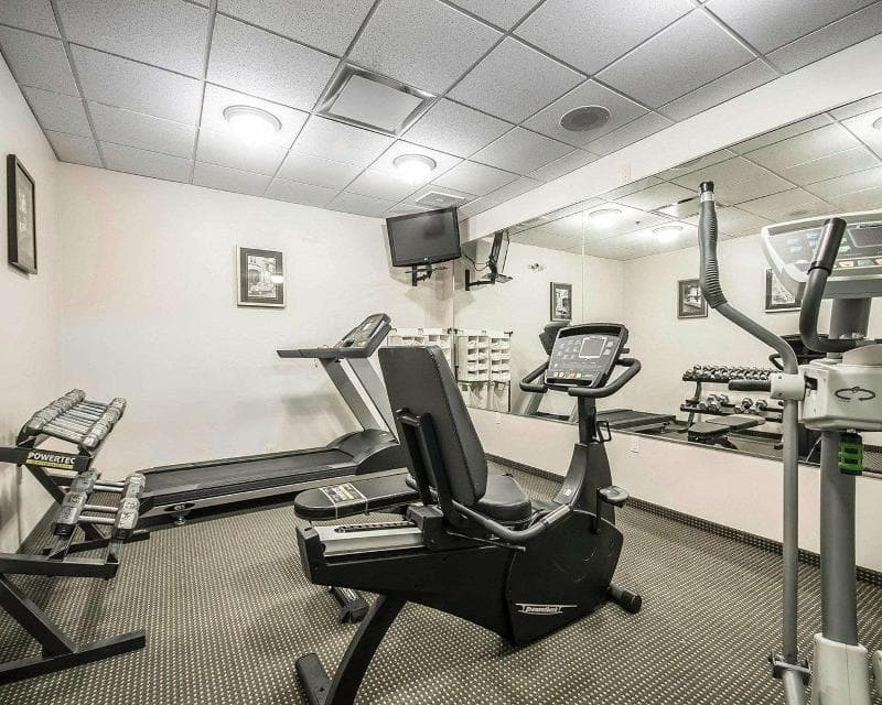 Comfort Inn & Suites 2