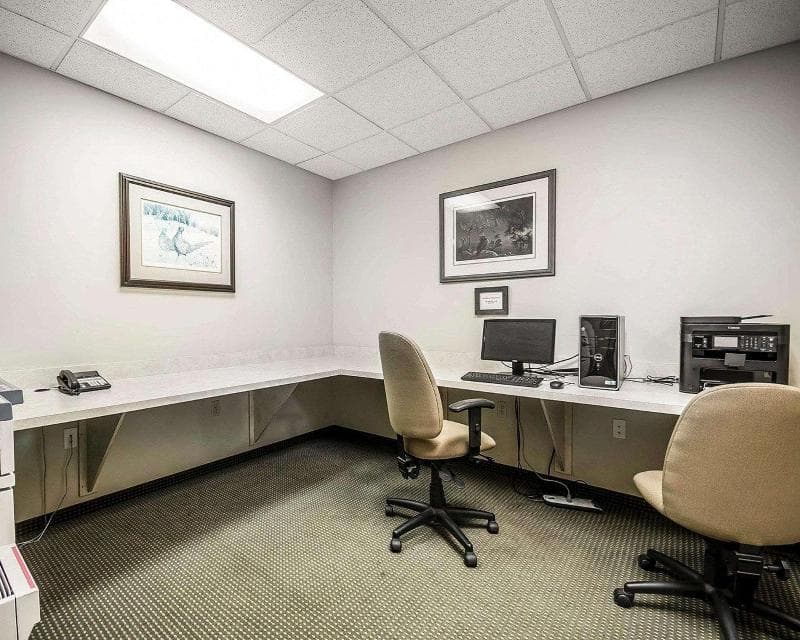 Comfort Inn & Suites photo 1