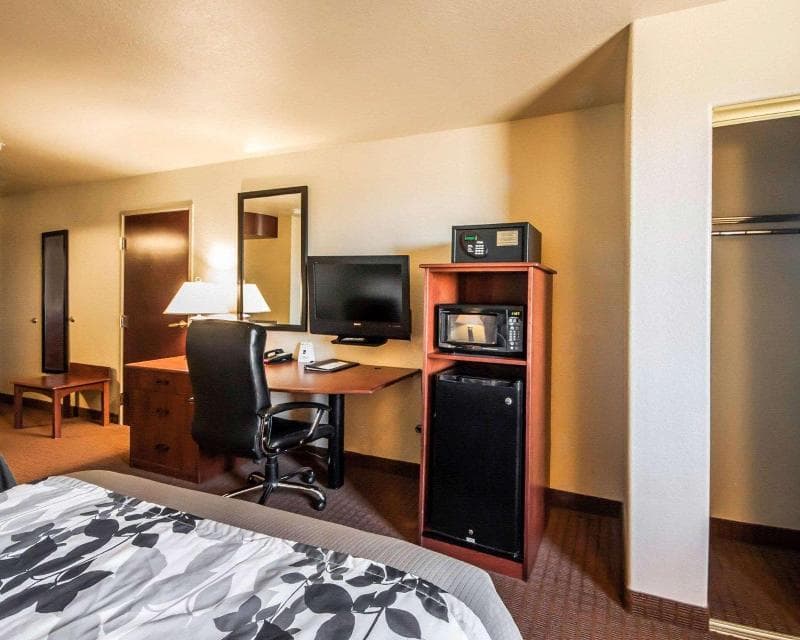 Sleep Inn & Suites 5
