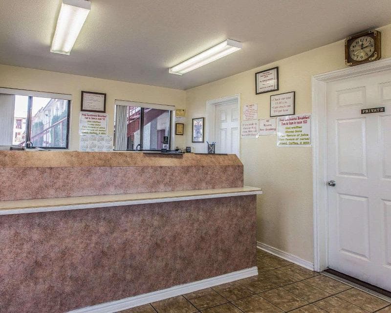 Rodeway Inn Hurricane 5