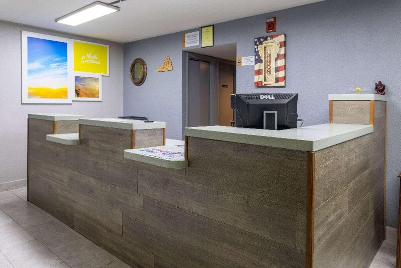 Days Inn by Wyndham Winchester photo 1