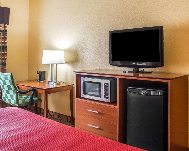 Quality Inn Manitowoc 4