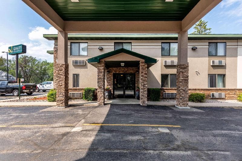 Quality Inn & Suites 5