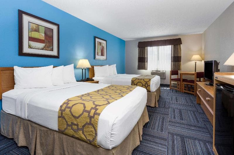 Baymont by Wyndham Marinette 2