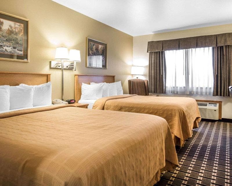 Quality Inn Mauston 4