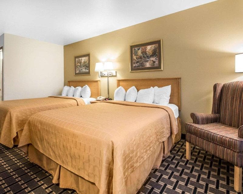 Quality Inn Mauston 5