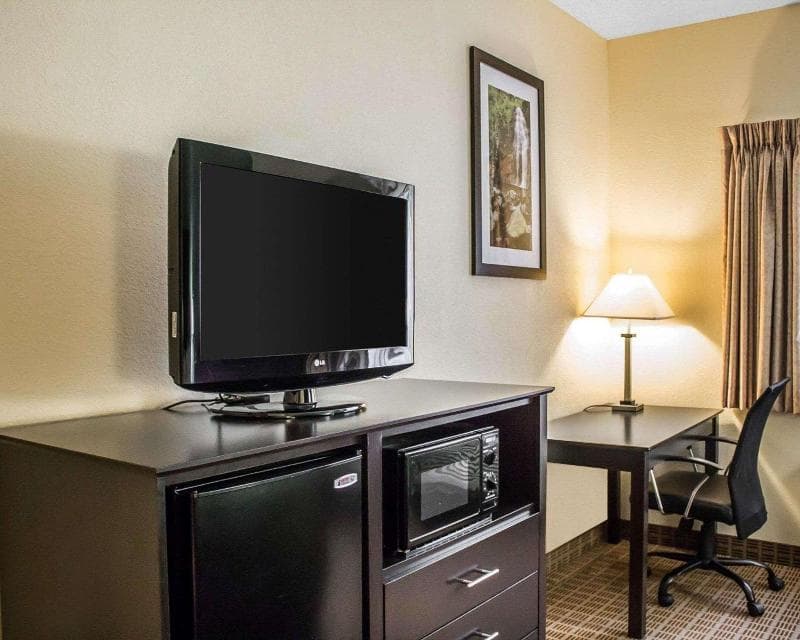 Quality Inn 4