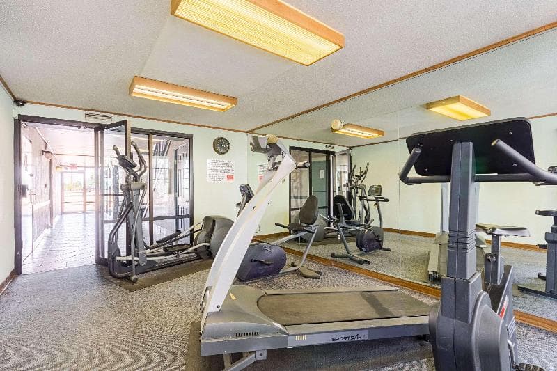 Econo Lodge Inn And Suites Bentonville main