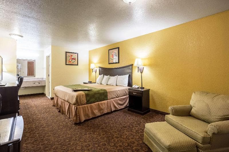 Econo Lodge Inn And Suites Searcy Area 3
