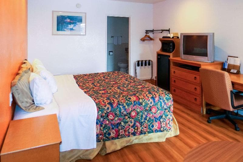 Rodeway Inn 2