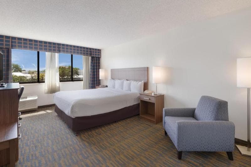 Clarion Hotel Concord//Walnut Creek 4