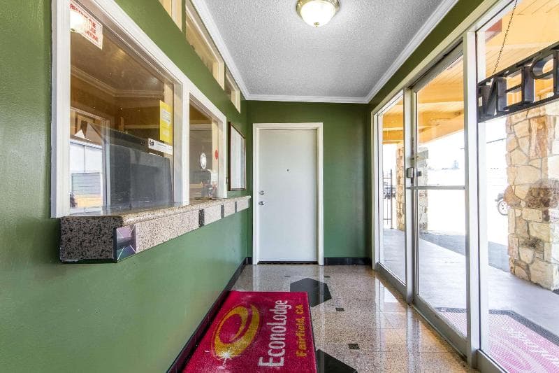 Econo Lodge Fairfield main