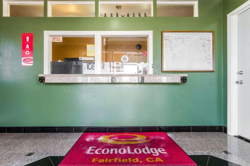Econo Lodge Fairfield photo 1