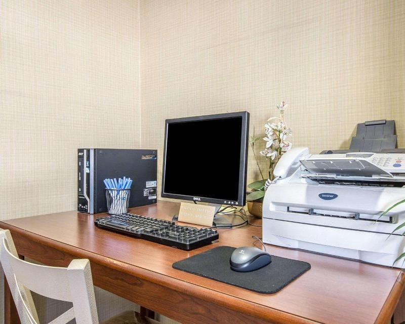 Comfort Inn Hanford Lemoore photo 1