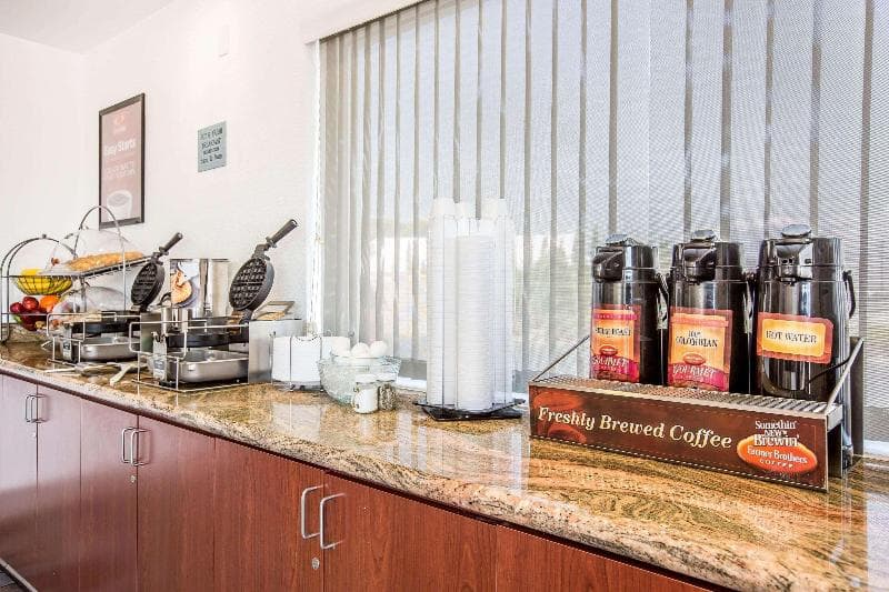 Days Inn by Wyndham Ridgecrest near China Lake Naval Station 5
