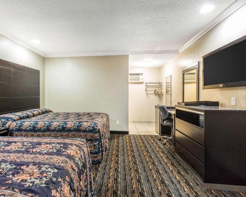 Rodeway Inn main