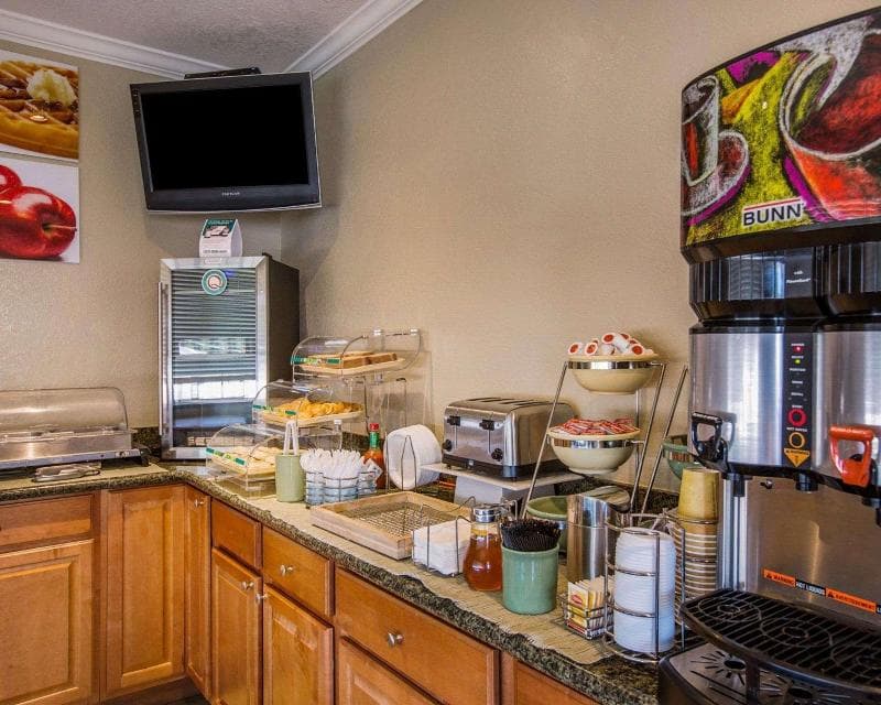 Quality Inn 4