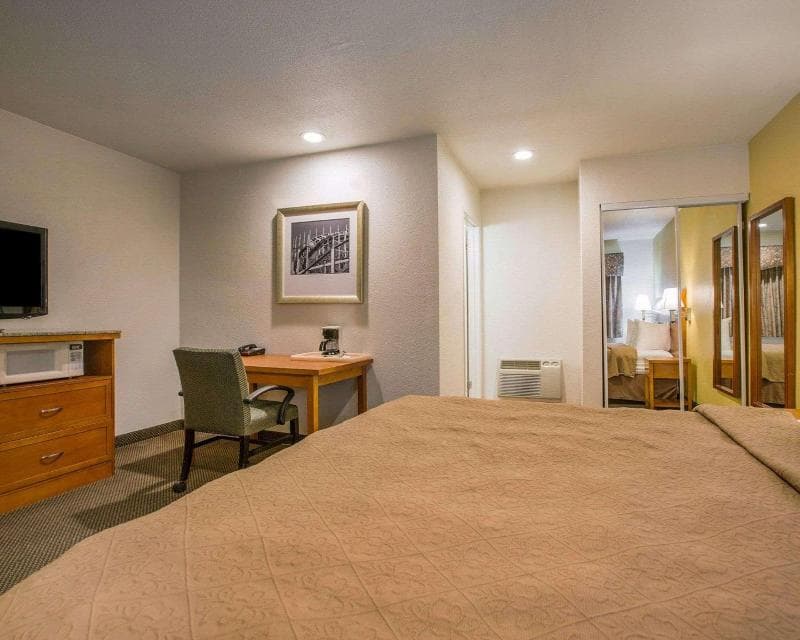 Quality Inn 5