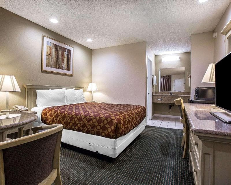 Rodeway Inn Santee 2