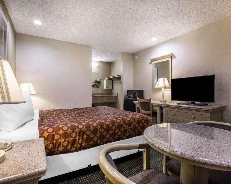 Rodeway Inn Santee 5