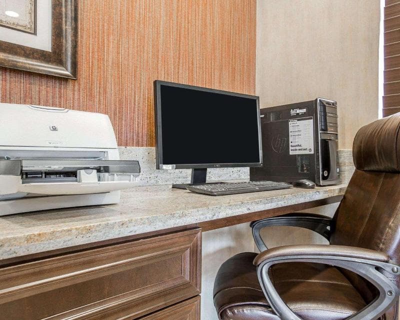 Quality Inn & Suites Woodland - Sacramento Airport photo 1