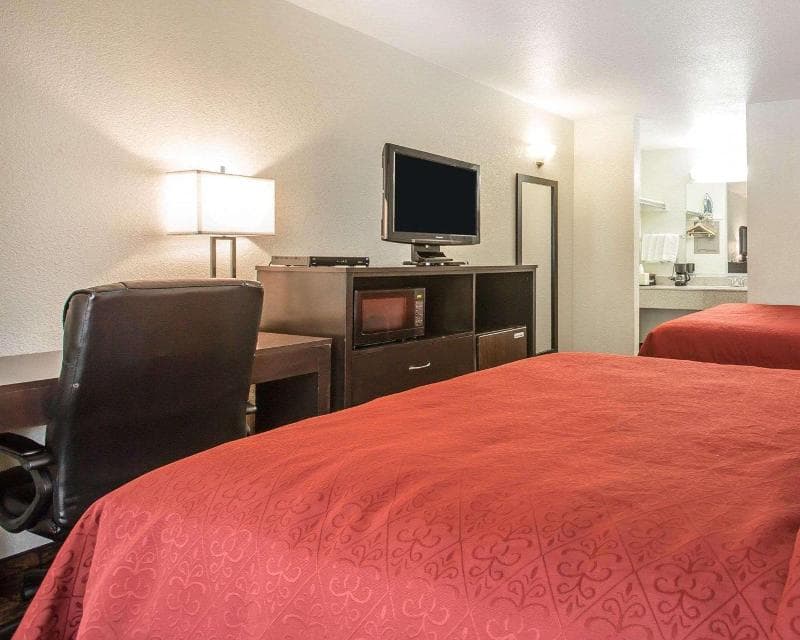 Quality Inn & Suites Woodland - Sacramento Airport 5