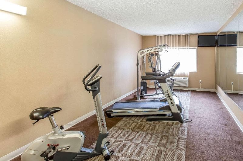 Quality Inn And Suites Lakewood 2