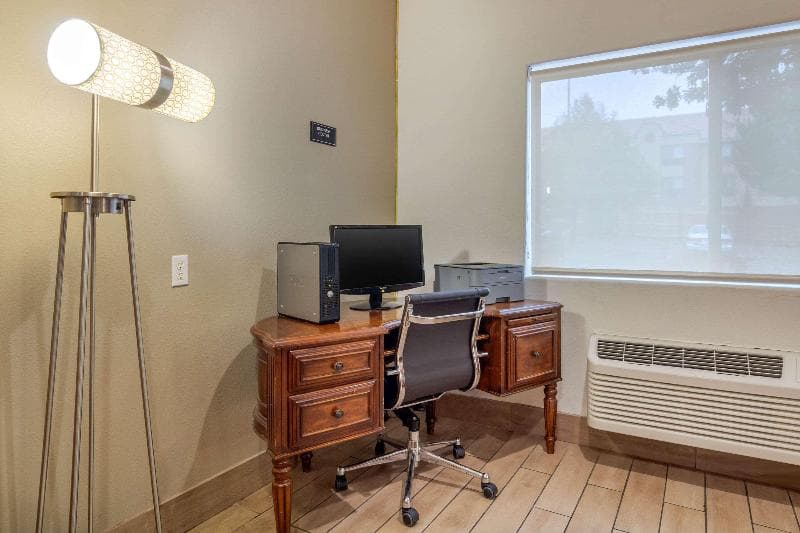 Quality Inn And Suites Lakewood 5