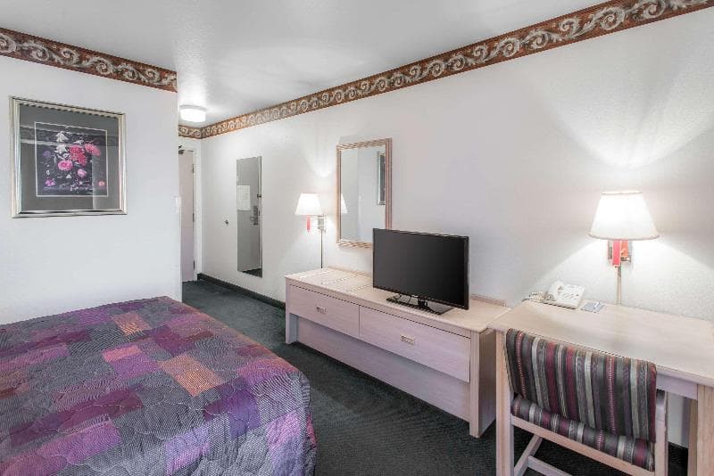 Baymont by Wyndham Loveland/Fort Collins Area 2