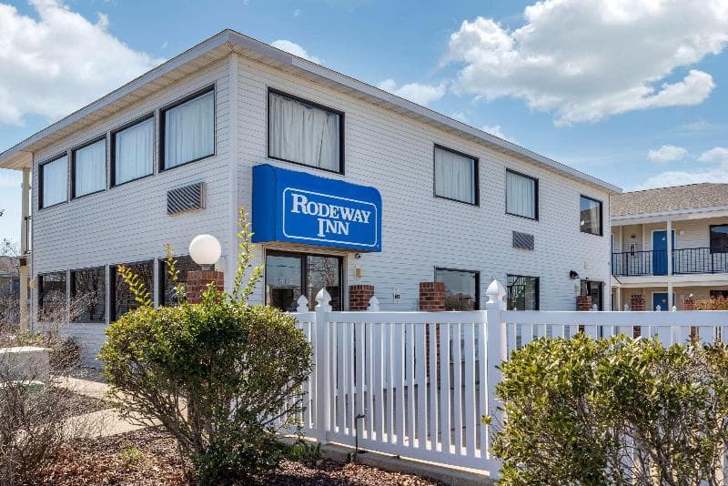 Rodeway Inn & Suites 5