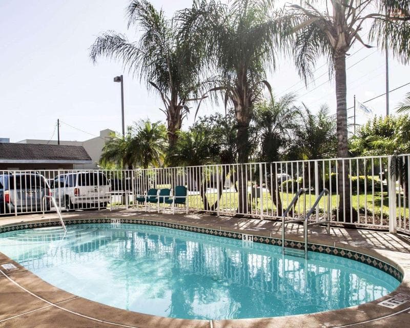 Rodeway Inn 4