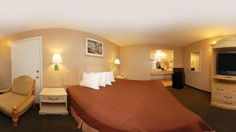 Rodeway Inn 3
